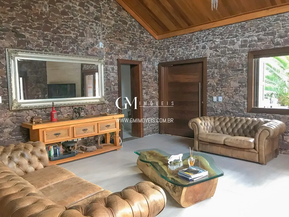 Casa, 3 quartos, 227 m² - Foto 1