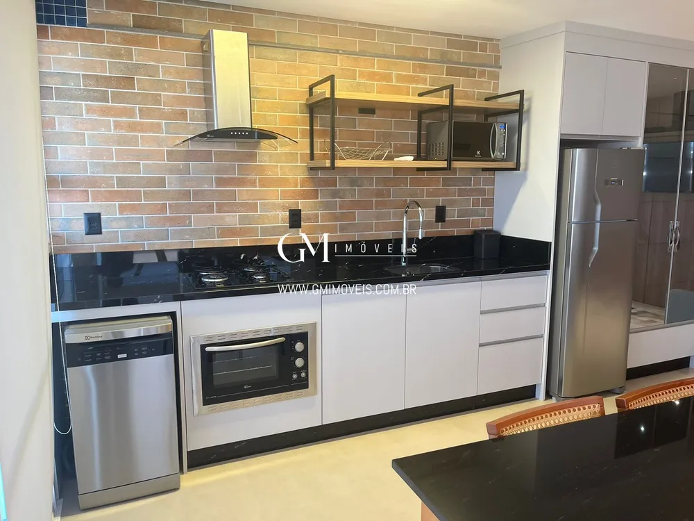 Cobertura, 3 quartos, 215 m² - Foto 1