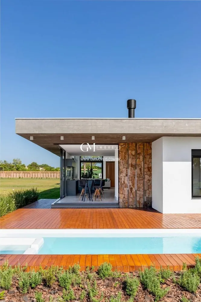 Casa, 3 quartos, 218 m² - Foto 1