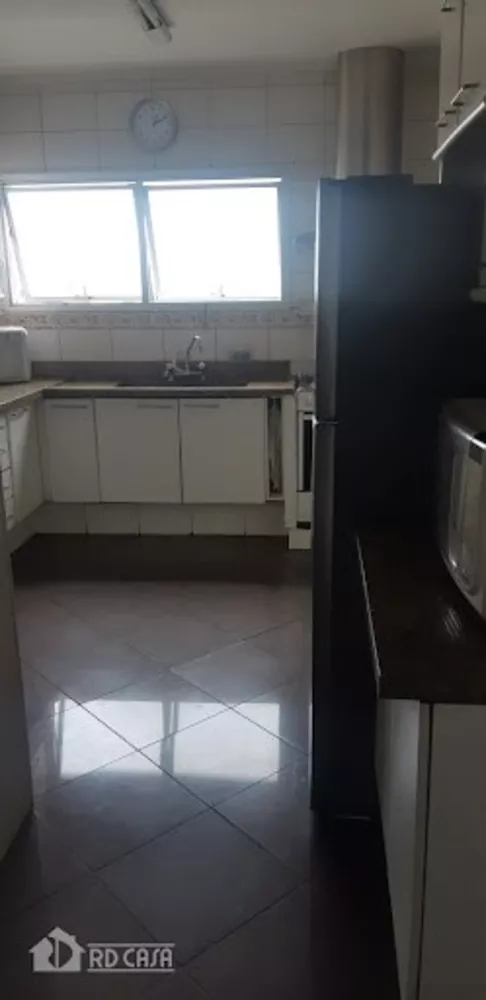 Apartamento à venda com 4 quartos, 240m² - Foto 12