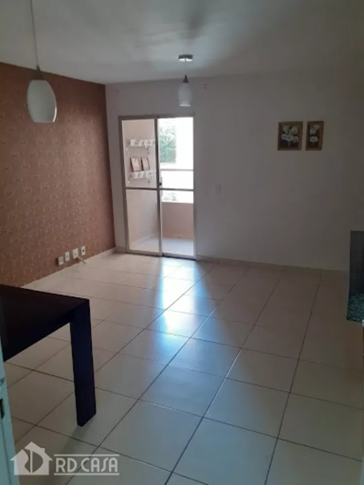 Apartamento à venda com 2 quartos, 70m² - Foto 2