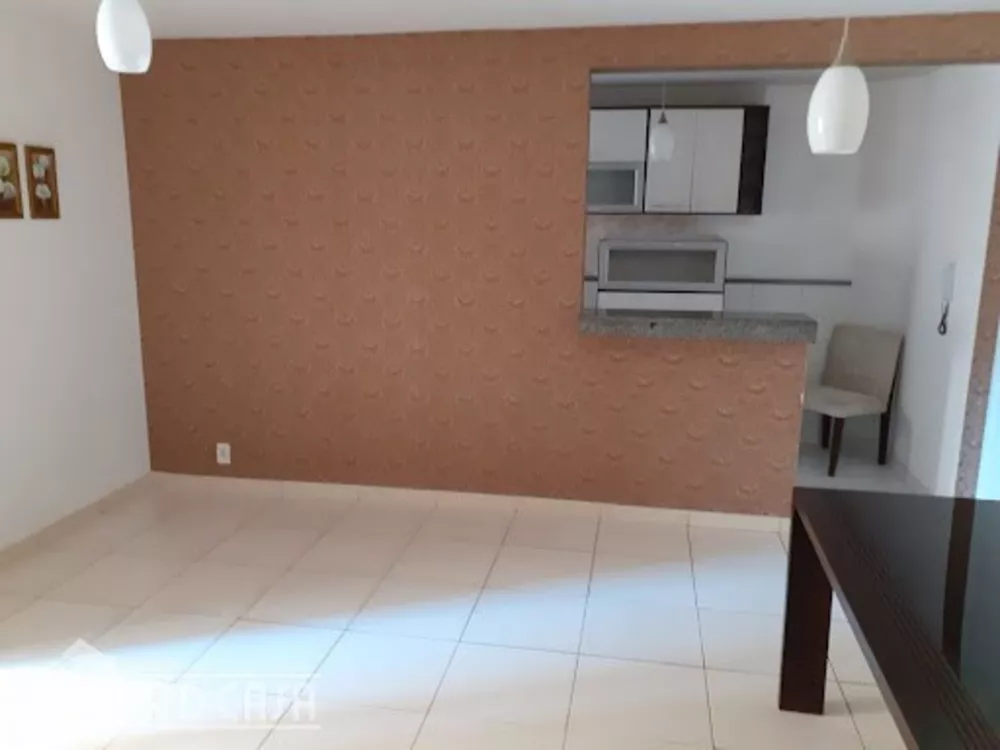 Apartamento à venda com 2 quartos, 70m² - Foto 3