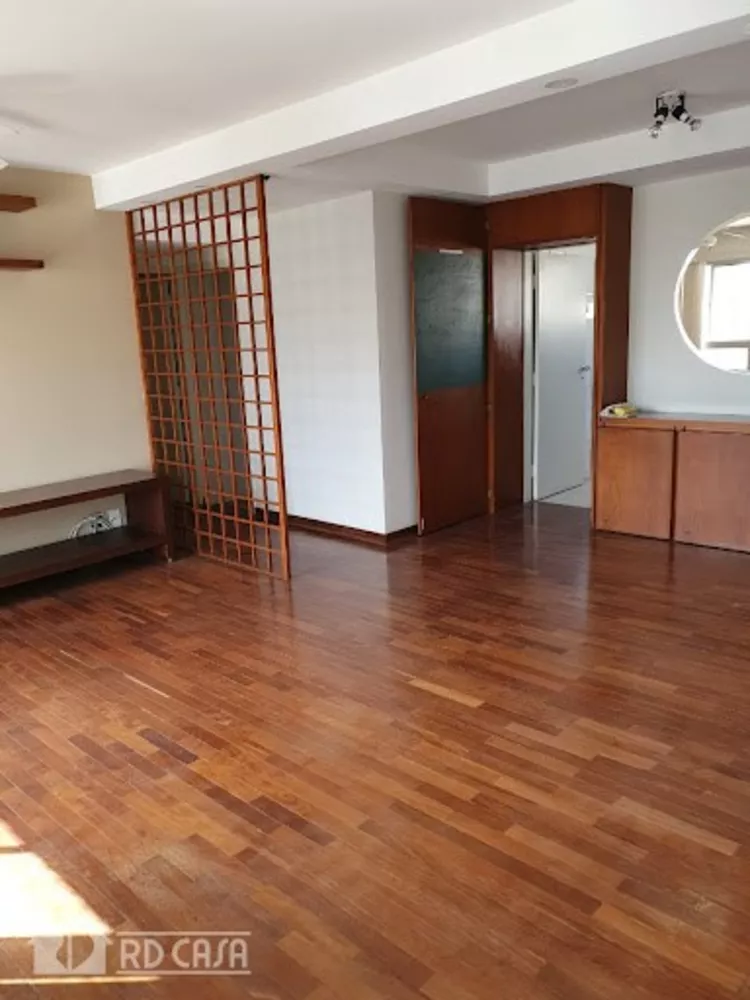 Apartamento à venda com 3 quartos, 115m² - Foto 2