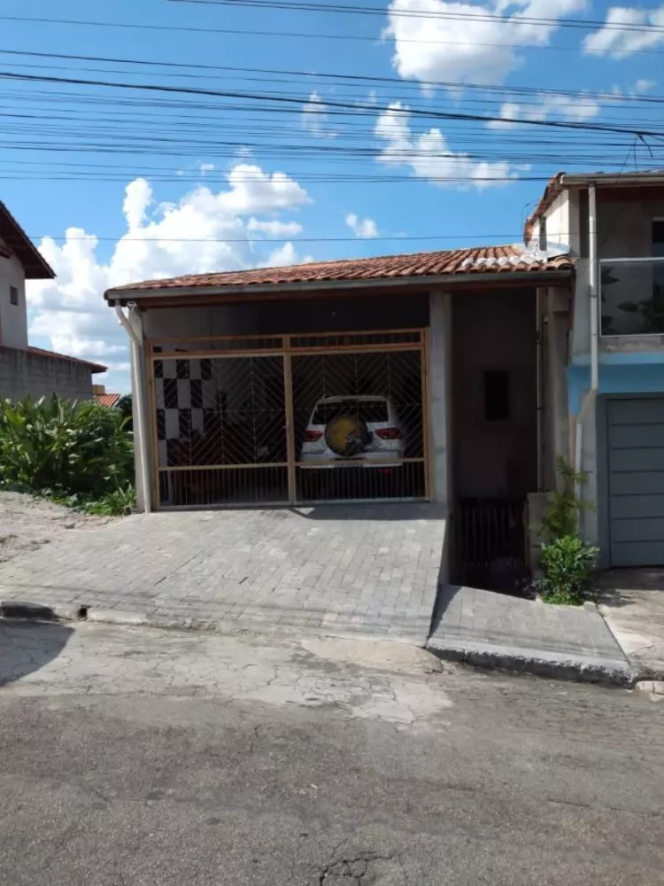 Casa à venda com 4 quartos, 250m² - Foto 1