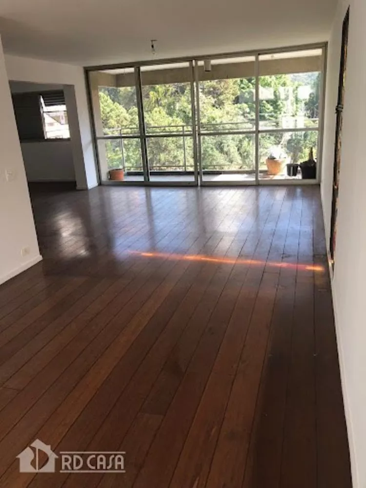 Apartamento à venda com 2 quartos, 180m² - Foto 2