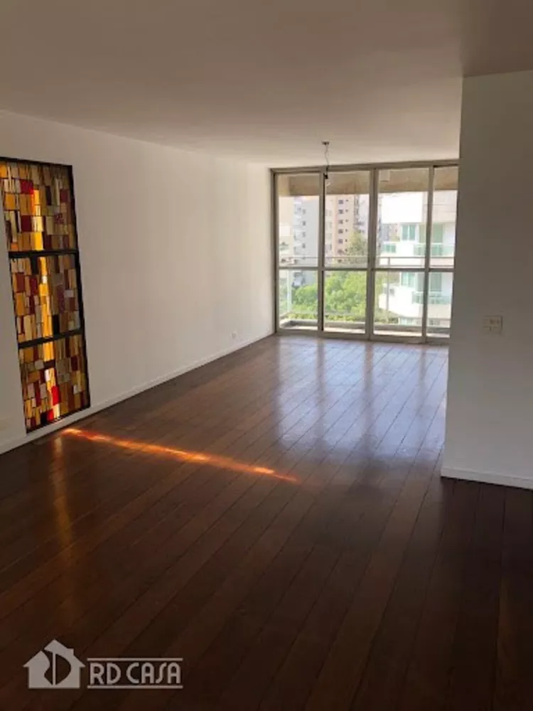 Apartamento à venda com 2 quartos, 180m² - Foto 1