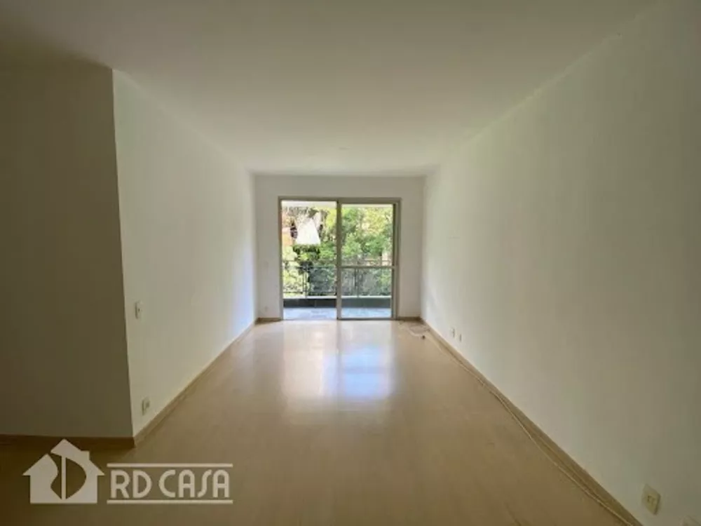 Apartamento à venda com 3 quartos, 110m² - Foto 2