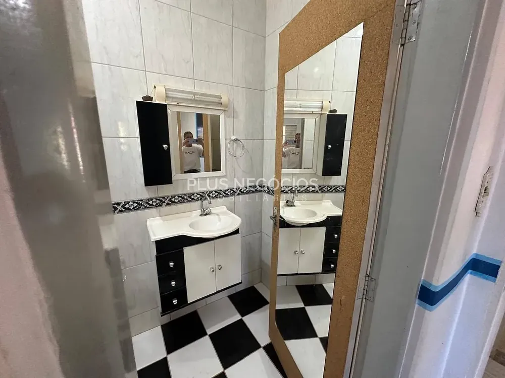 Chácara, 3 quartos, 814 m² - Foto 1