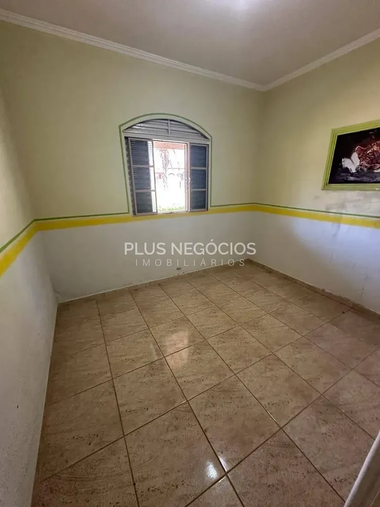Chácara, 3 quartos, 814 m² - Foto 2