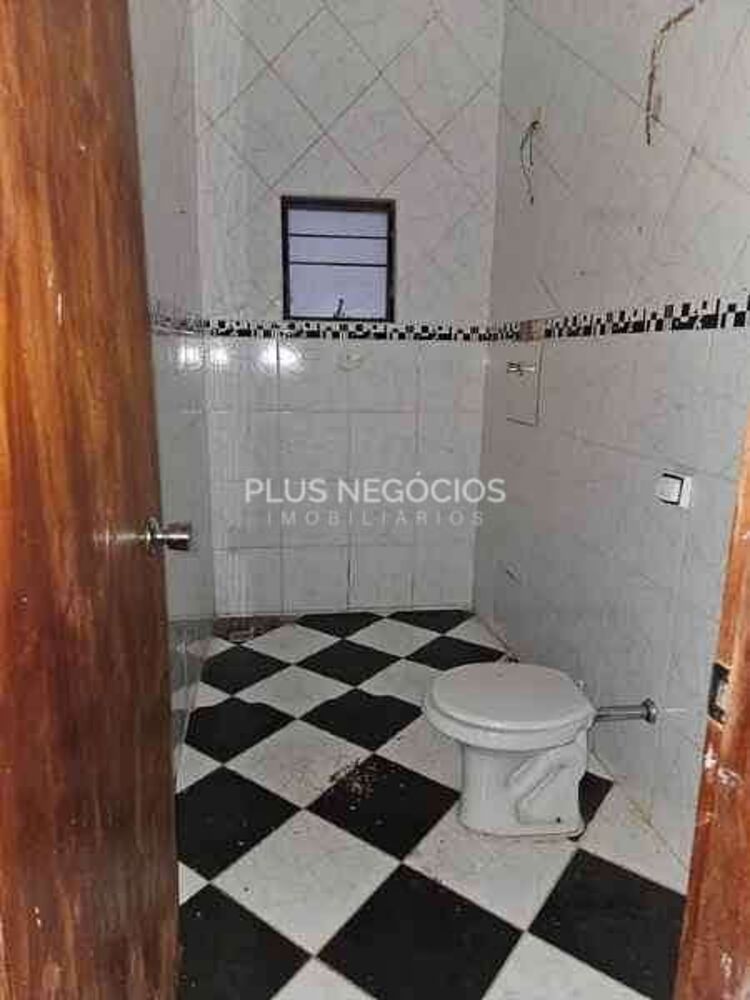 Casa, 1 quarto, 250 m² - Foto 2