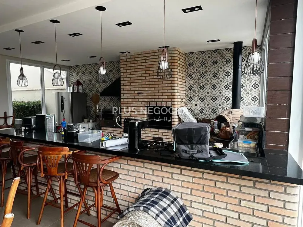 Casa, 4 quartos, 350 m² - Foto 1