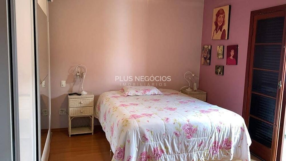 Casa à venda com 3 quartos, 250m² - Foto 3