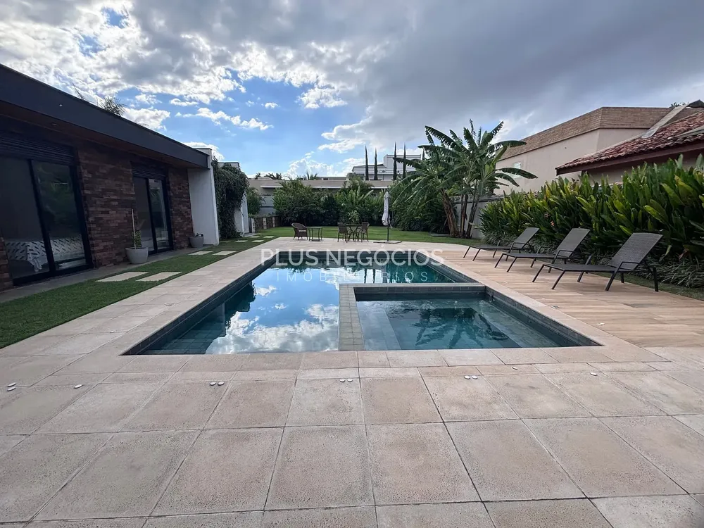 Casa, 4 quartos, 393 m² - Foto 1