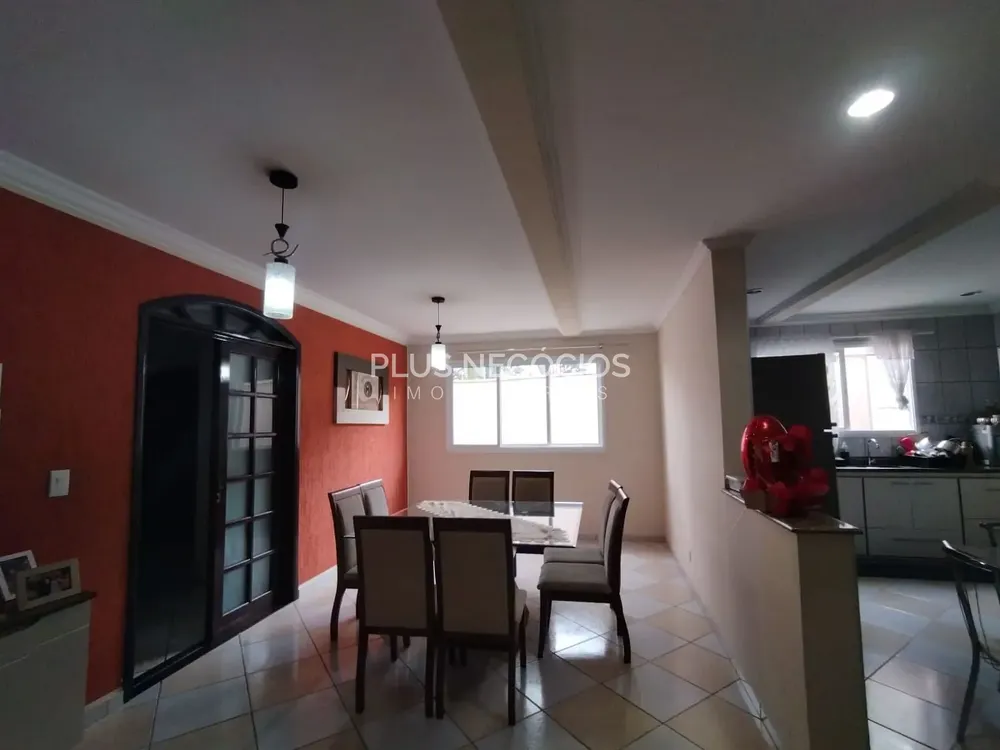 Casa, 3 quartos, 250 m² - Foto 4