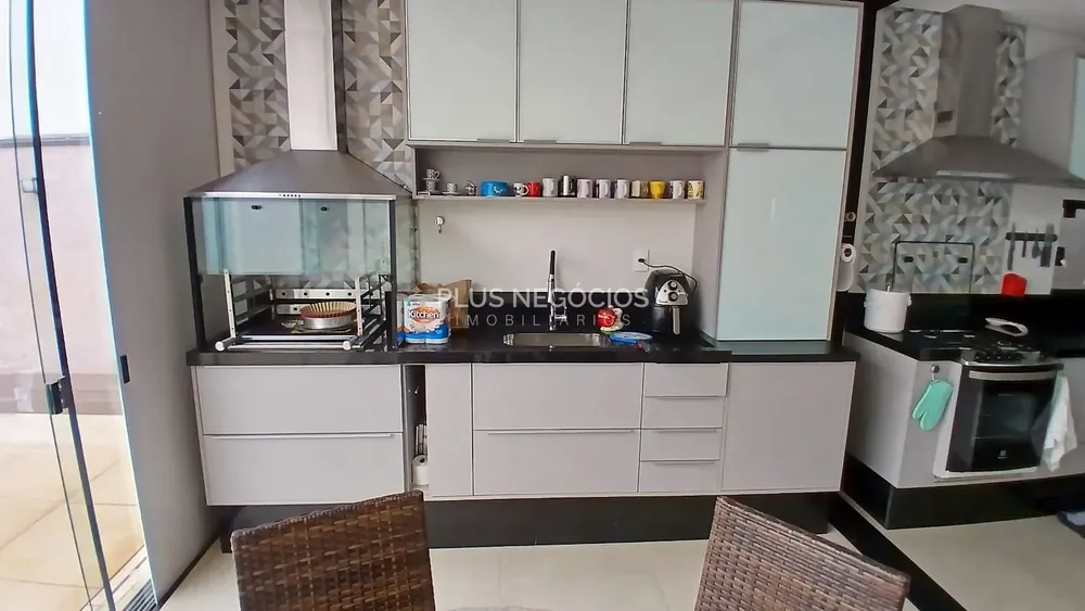 Casa, 4 quartos, 265 m² - Foto 11