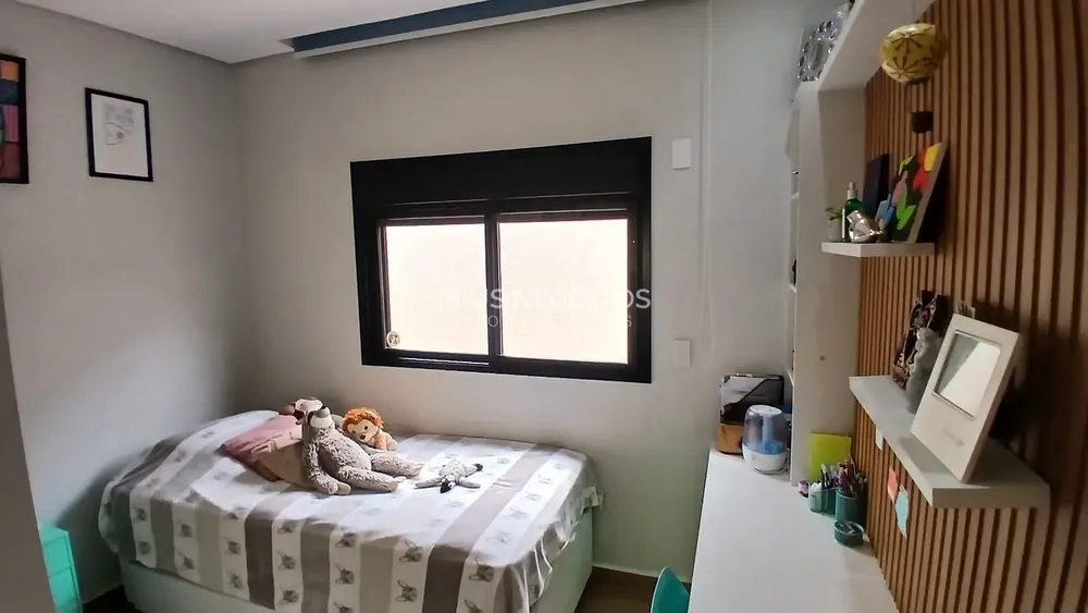 Casa, 4 quartos, 265 m² - Foto 1