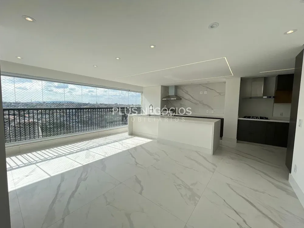 Apartamento, 3 quartos, 215 m² - Foto 1