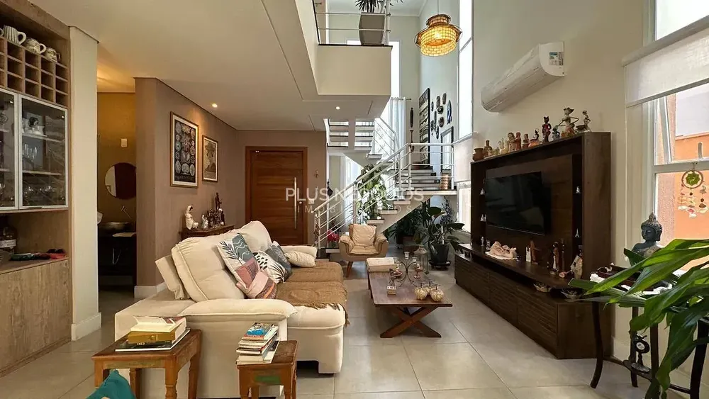Casa, 3 quartos, 261 m² - Foto 1