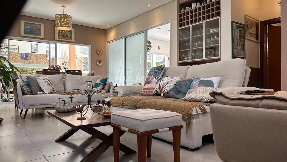 Casa, 3 quartos, 261 m² - Foto 6