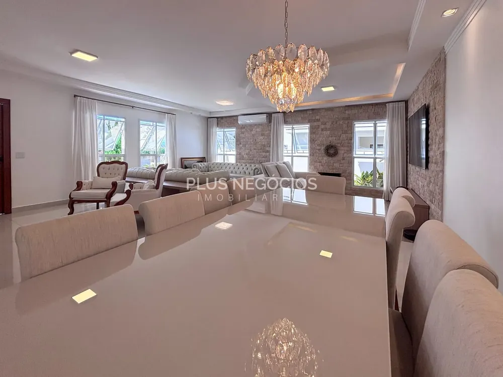 Casa, 6 quartos, 244 m² - Foto 8
