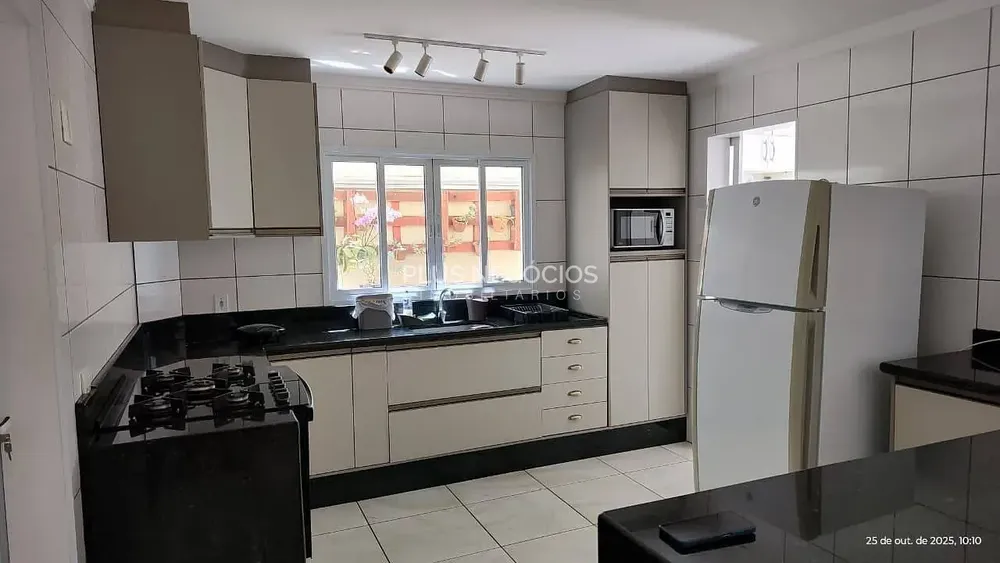 Casa, 3 quartos, 174 m² - Foto 1