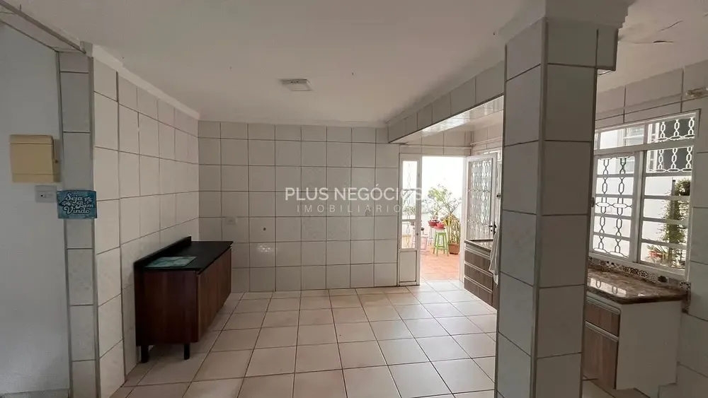 Casa, 5 quartos, 172 m² - Foto 2