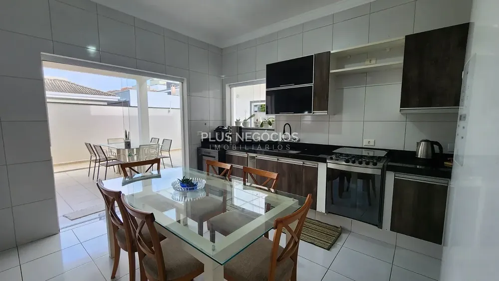 Casa, 4 quartos, 245 m² - Foto 8