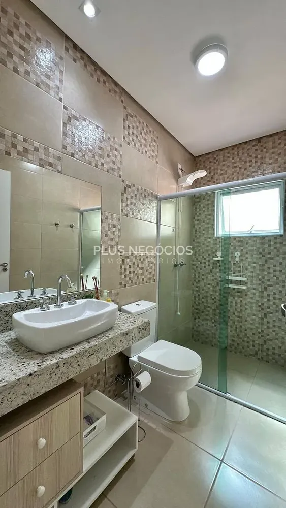 Casa, 4 quartos, 256 m² - Foto 2