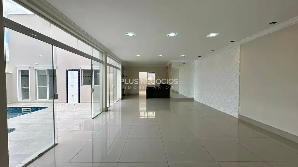 Casa, 3 quartos, 256 m² - Foto 1
