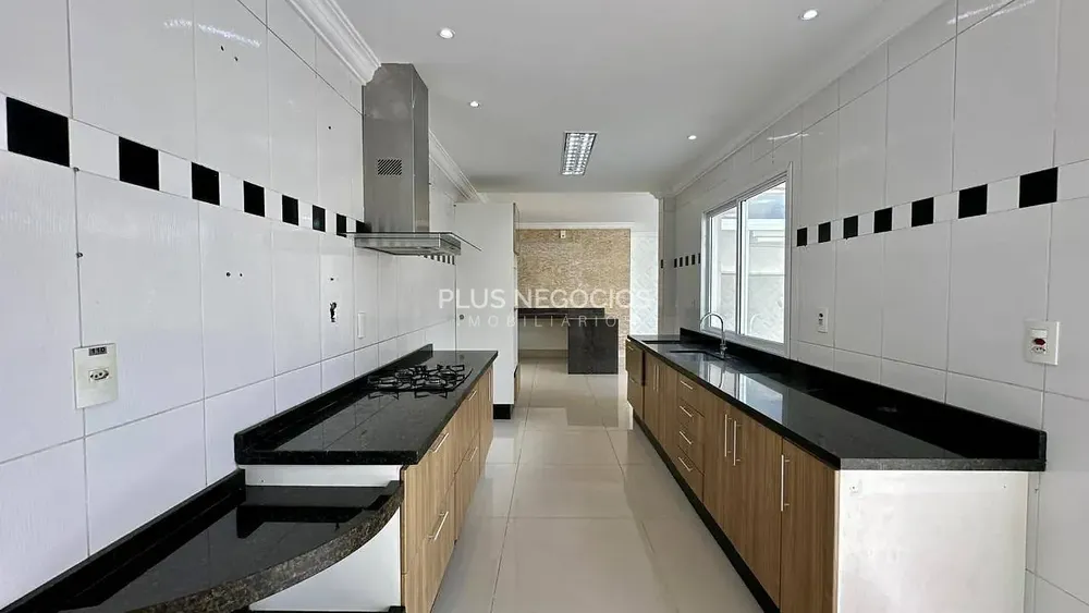 Casa, 3 quartos, 256 m² - Foto 4