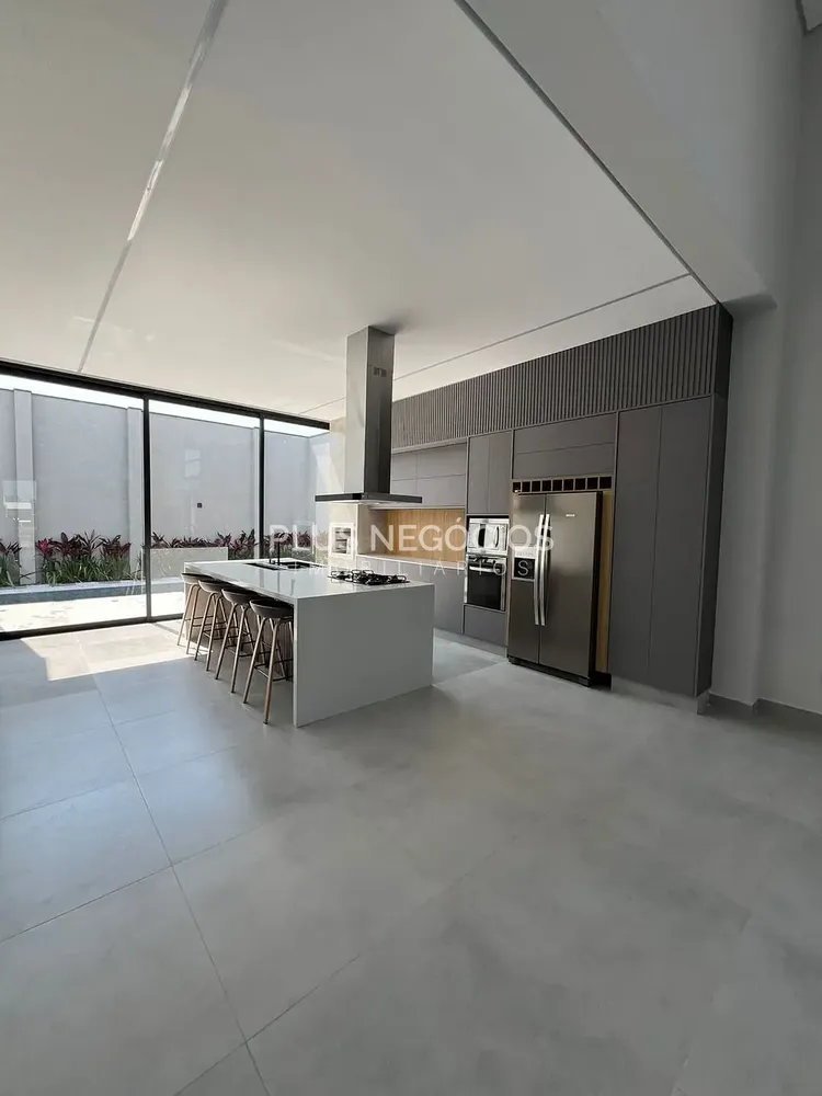 Casa, 3 quartos, 325 m² - Foto 2