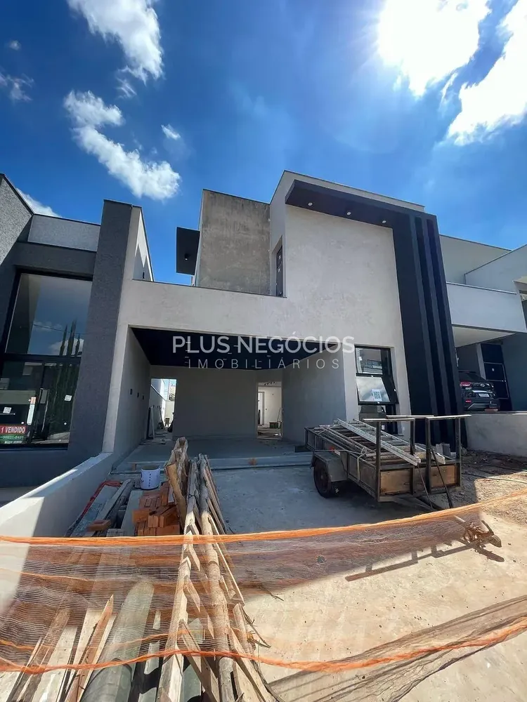Casa, 3 quartos, 198 m² - Foto 1