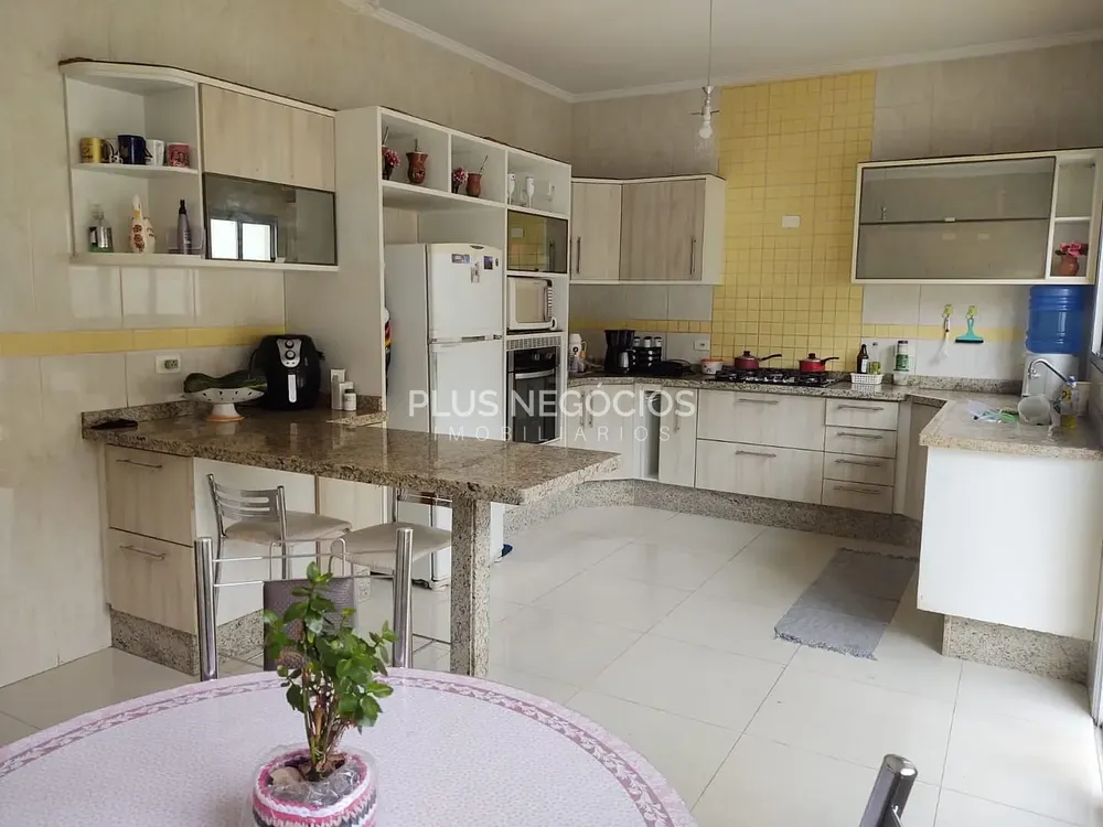 Casa, 4 quartos, 10 m² - Foto 1