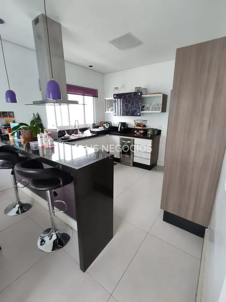 Casa, 3 quartos, 242 m² - Foto 10