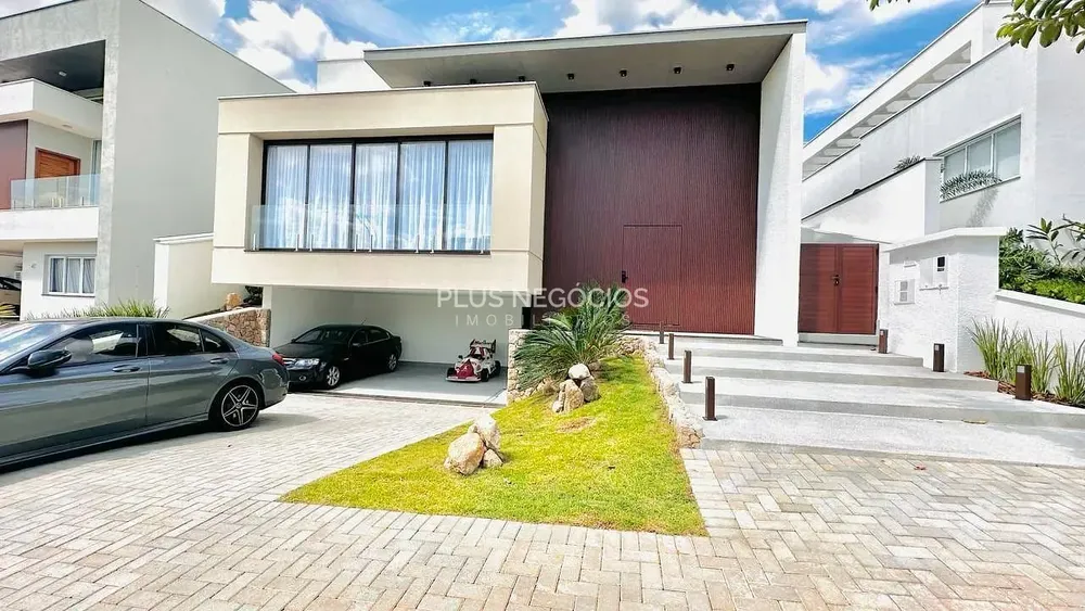 Casa, 3 quartos, 280 m² - Foto 1