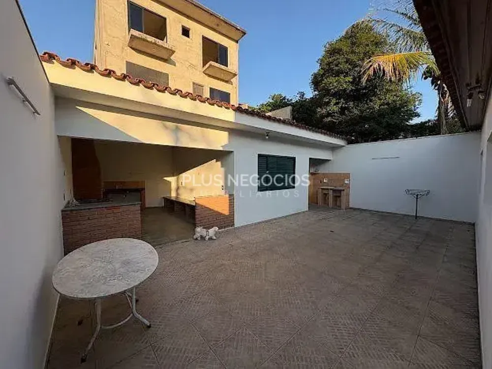 Casa, 3 quartos, 249 m² - Foto 1
