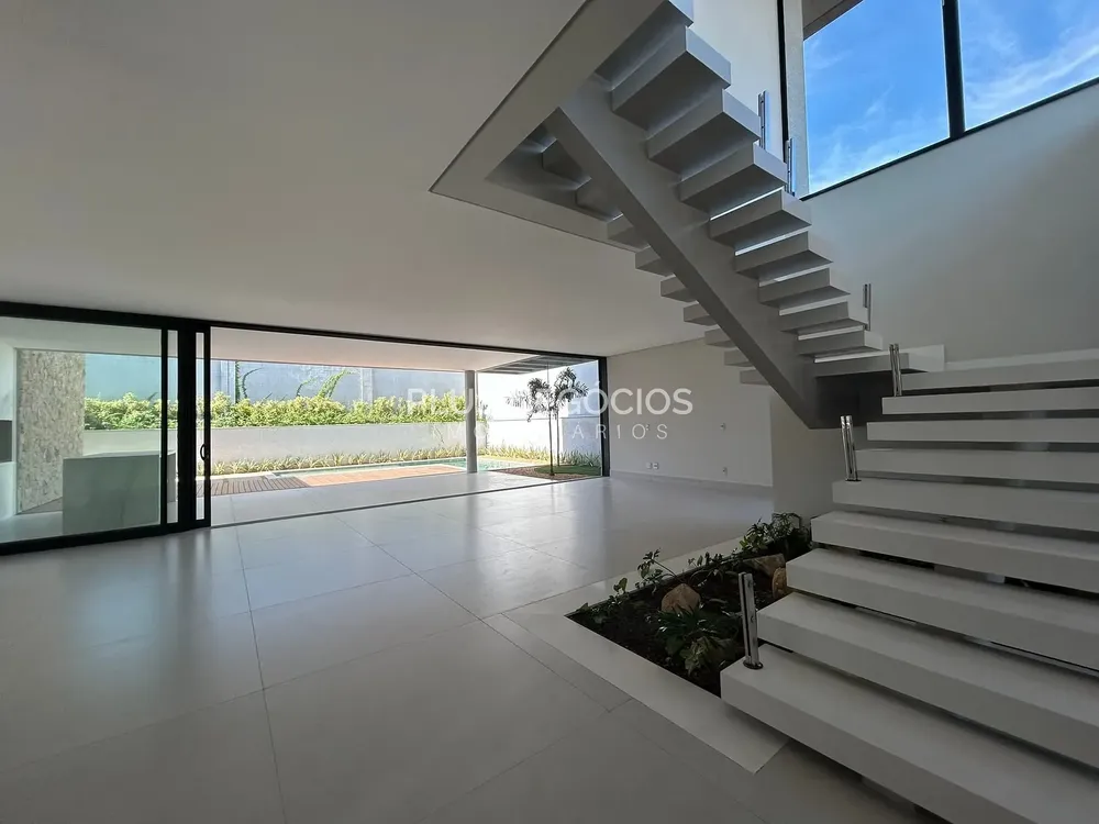 Casa, 4 quartos, 358 m² - Foto 1