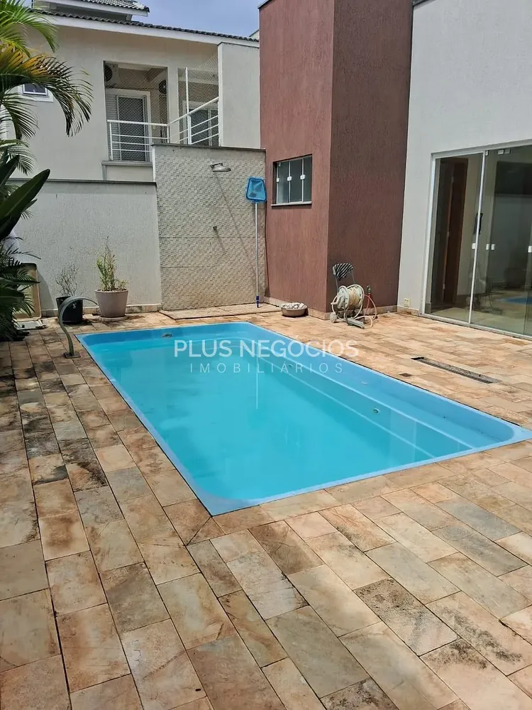 Casa, 3 quartos, 222 m² - Foto 2