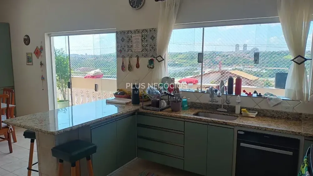 Casa, 3 quartos, 233 m² - Foto 2