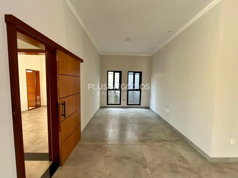 Casa, 3 quartos, 243 m² - Foto 1