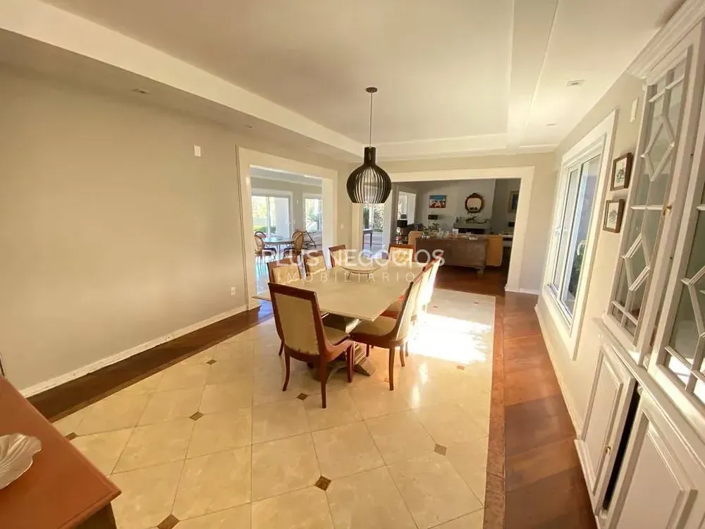 Casa, 5 quartos, 1000 m² - Foto 1
