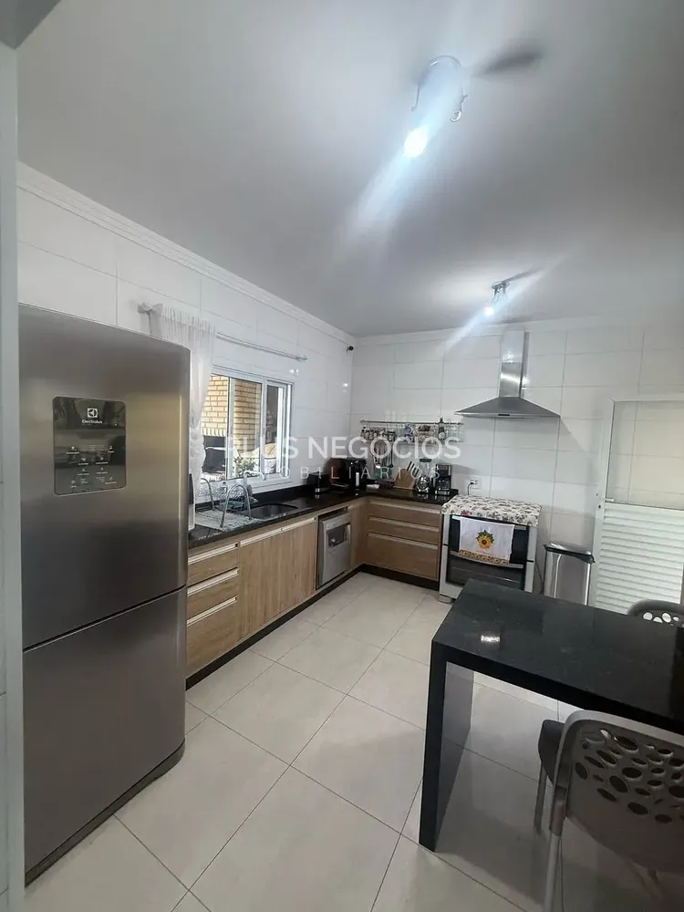 Casa, 4 quartos, 310 m² - Foto 1