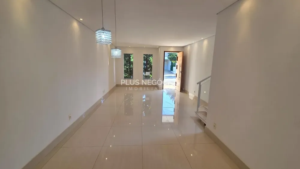 Casa, 3 quartos, 222 m² - Foto 1