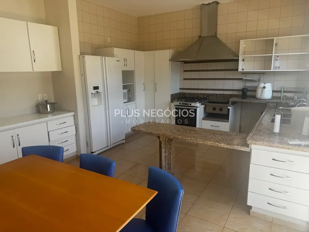 Casa, 3 quartos, 328 m² - Foto 1