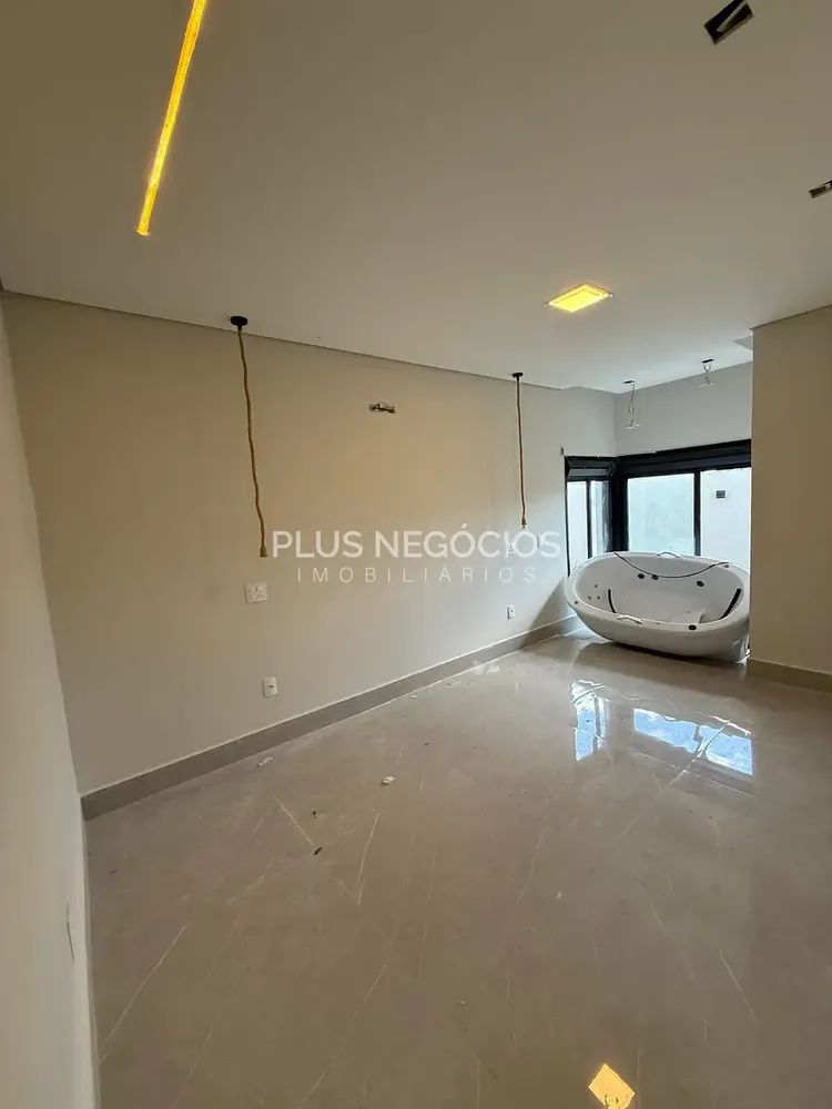 Casa, 4 quartos, 248 m² - Foto 1
