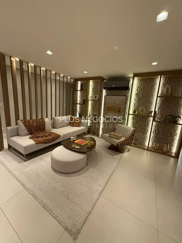 Apartamento, 3 quartos, 220 m² - Foto 1