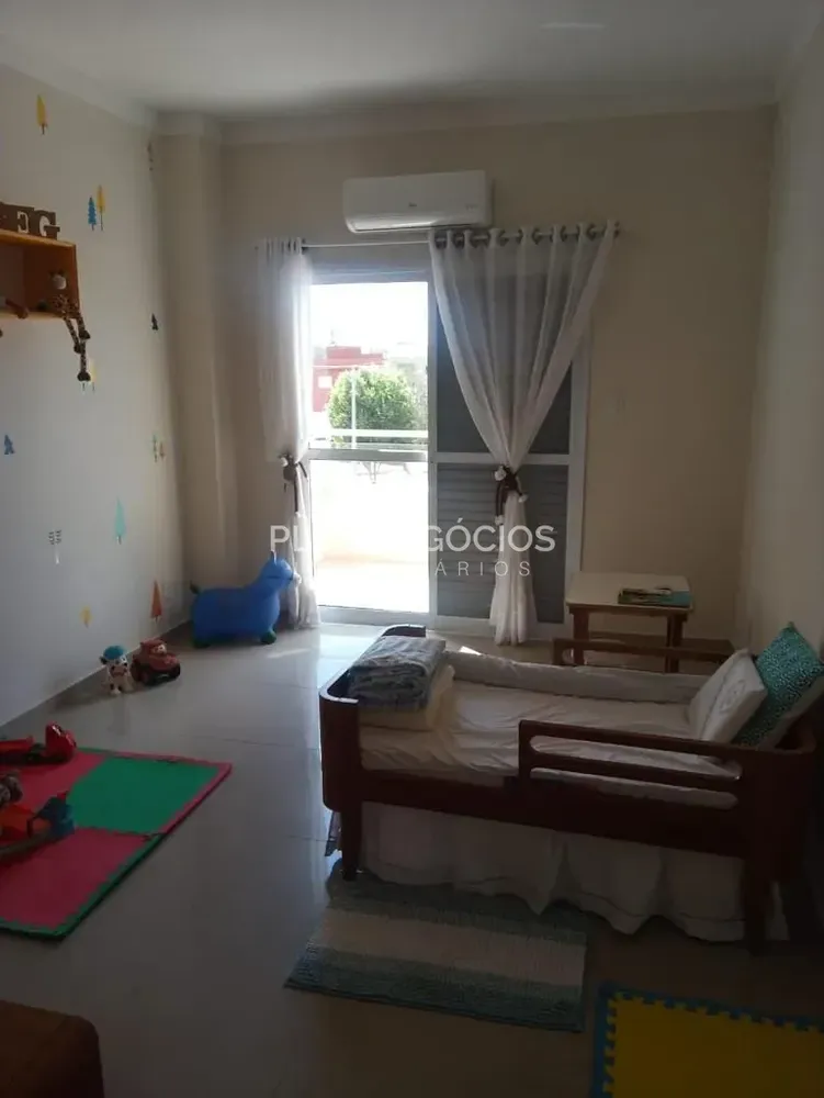 Casa, 3 quartos, 200 m² - Foto 3
