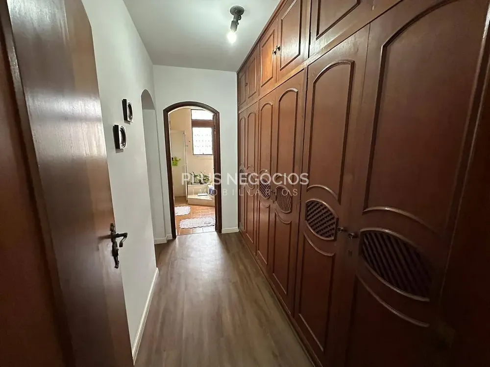 Casa, 4 quartos, 366 m² - Foto 1