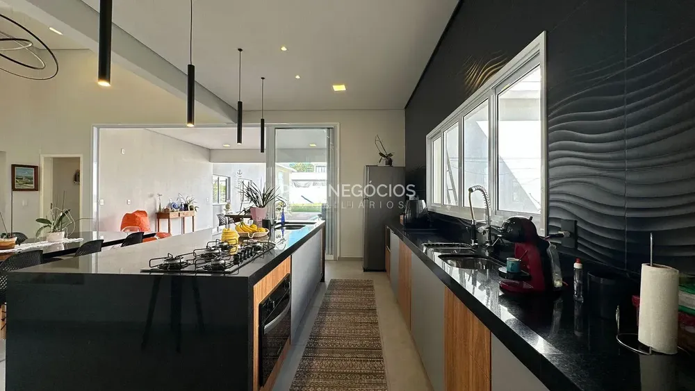 Casa, 3 quartos, 330 m² - Foto 1