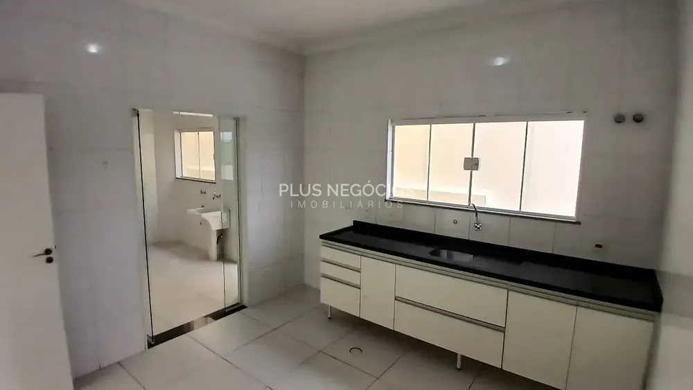 Casa, 4 quartos, 228 m² - Foto 3